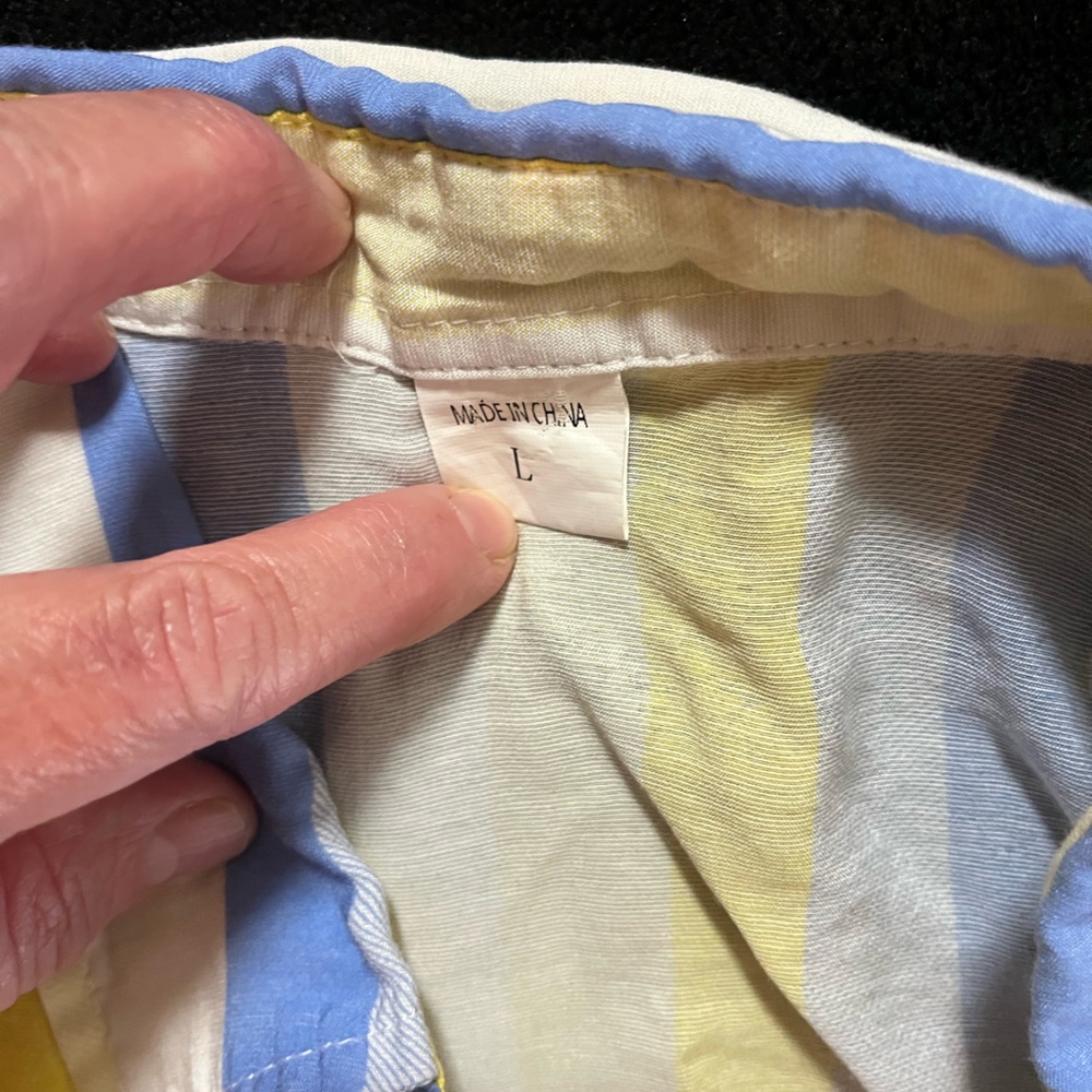 Men’s striped short sleeve shirt. Blue and yellow. Size L.
